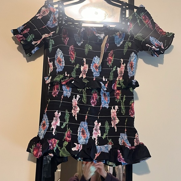 Nicole Miller off shoulder smocked top - stretchy silk/viscose - Picture 7 of 8